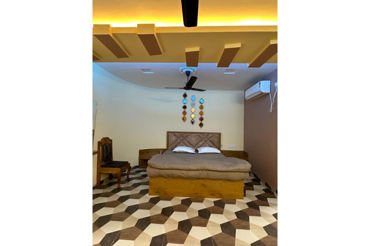 Hotel Ratan Double room 4