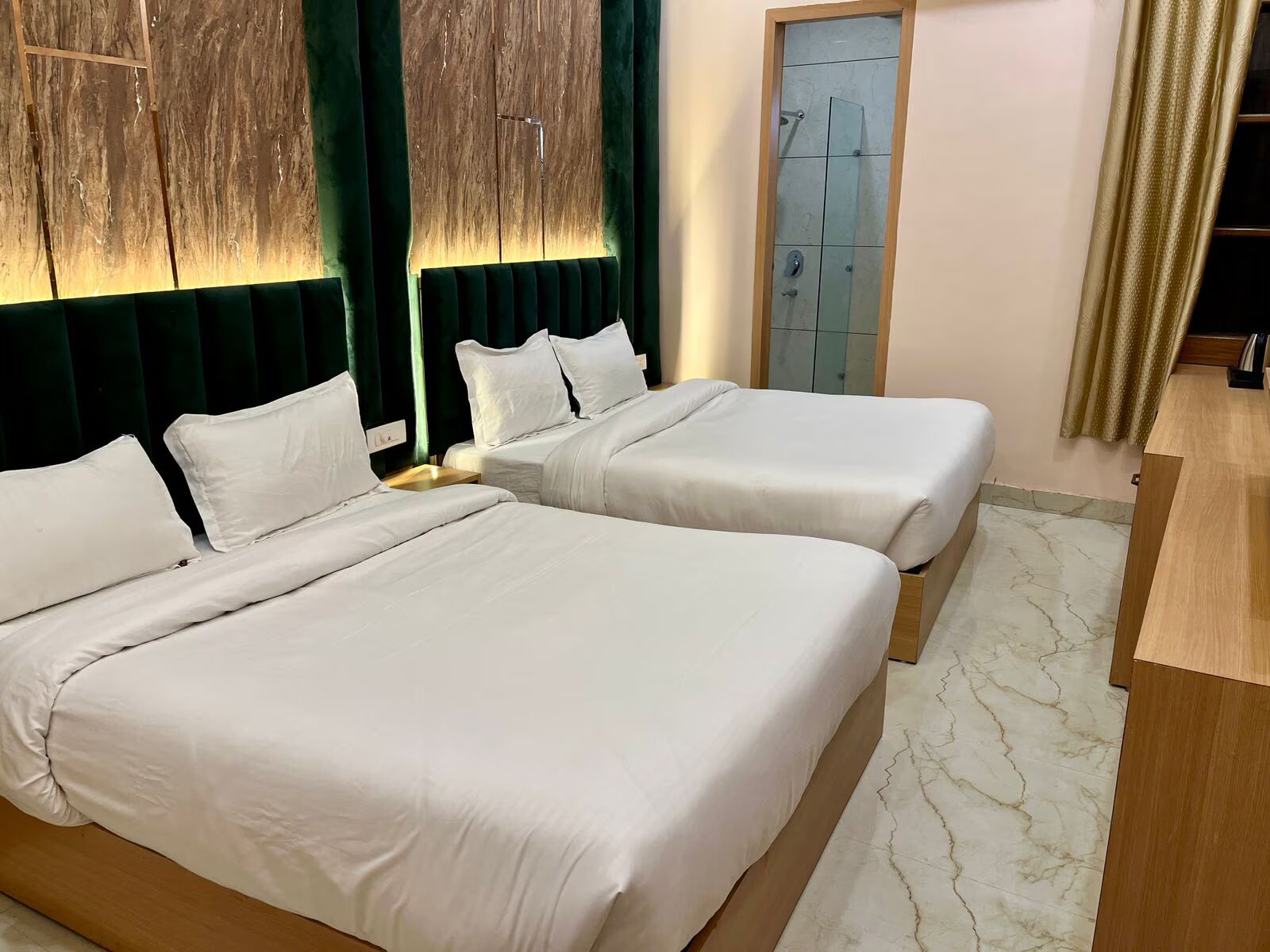 One Earth City Pearl, Amritsar Executive Queen Room 3