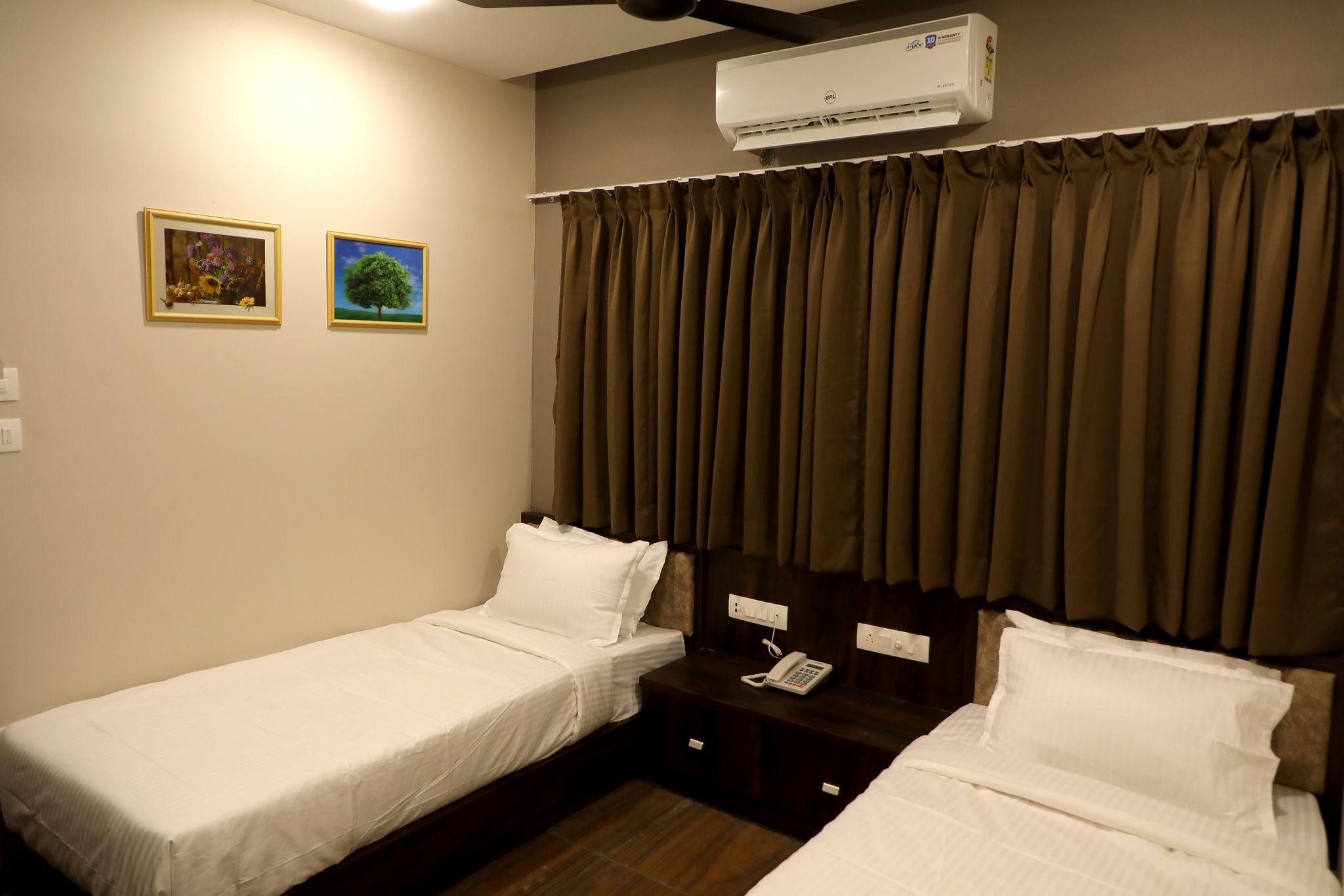 Hotel Nest Deluxe Room (Twin Bed)