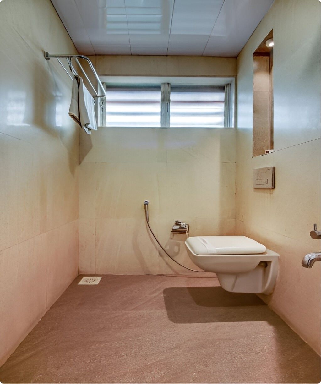 Hotel Shree Daan Vapi Standard Room 4