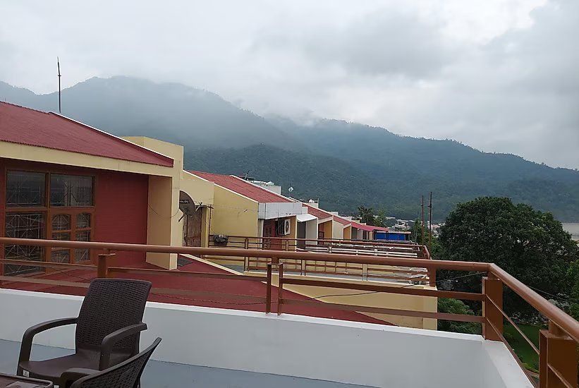 Luxury Cottage by Itvara | 2 Bedrooms Near Ganges