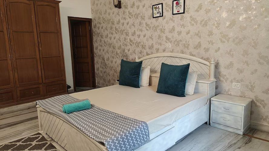 Luxury Cottage by Itvara | 2 Bedrooms Near Ganges
