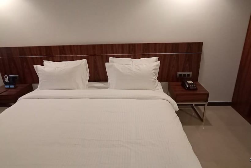 Hotel Silver Leaf Ankleshwar  Deluxe Room 3