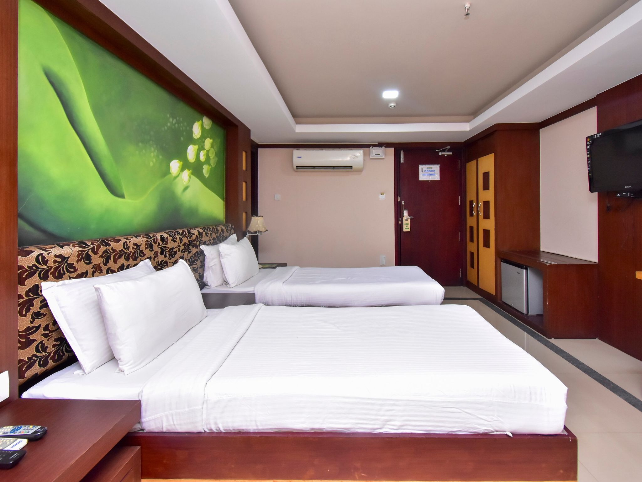 Hotel Skypearl Deluxe Non AC 9