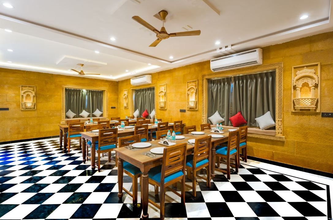 Food & Dining