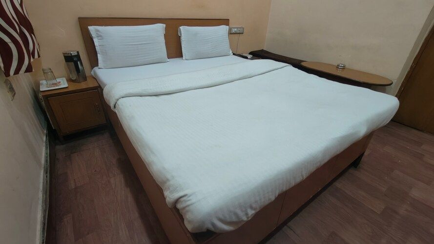 Semi Deluxe Room