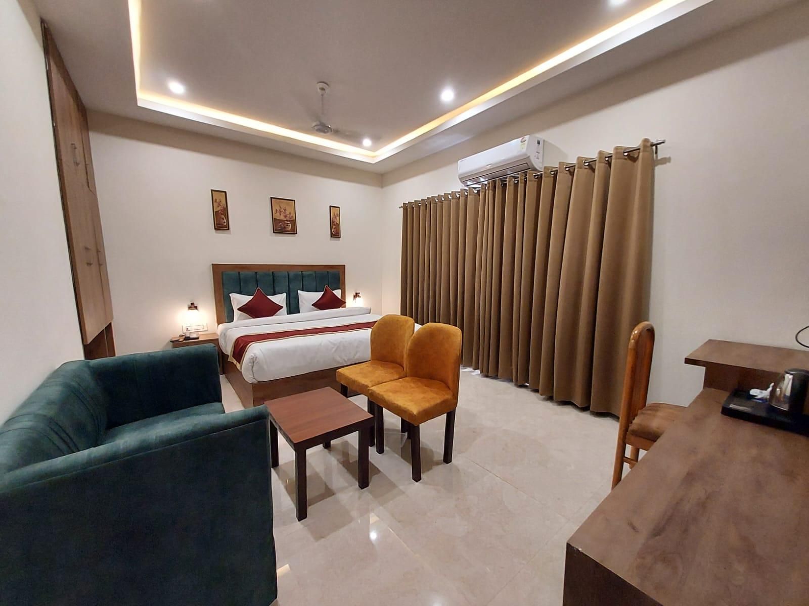 Superior King Room