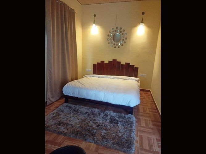 LA PAZ RESORT Semi Deluxe Room