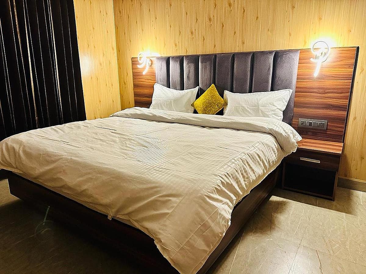 RG Castle Deluxe Room 5