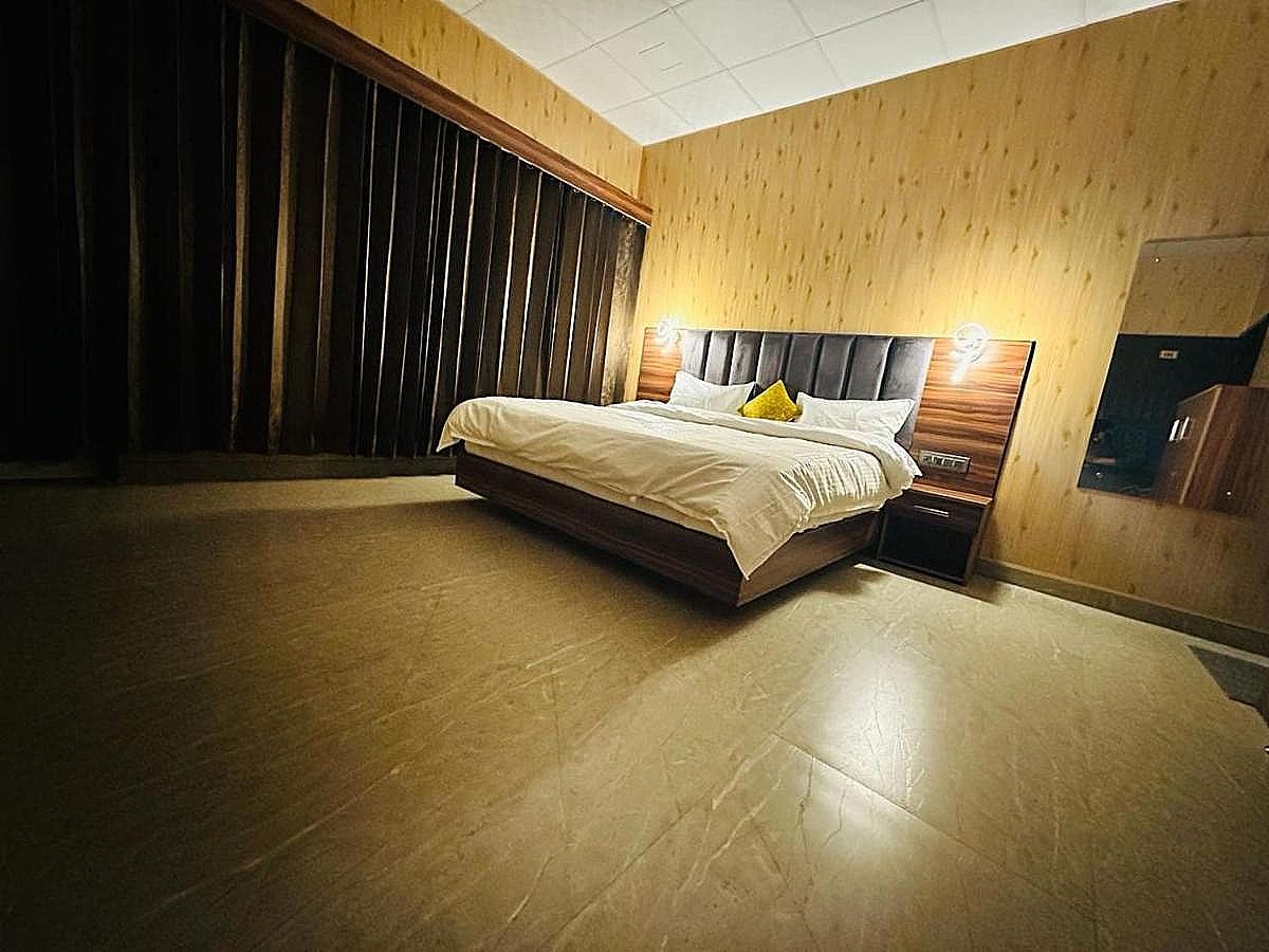 RG Castle Deluxe Room 3