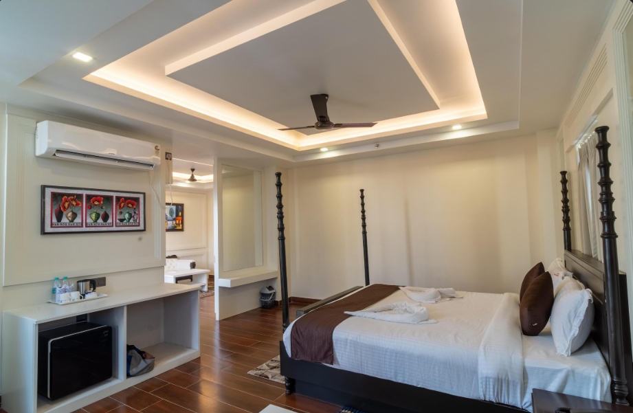 FAMILY SUITE (POOL FACING)