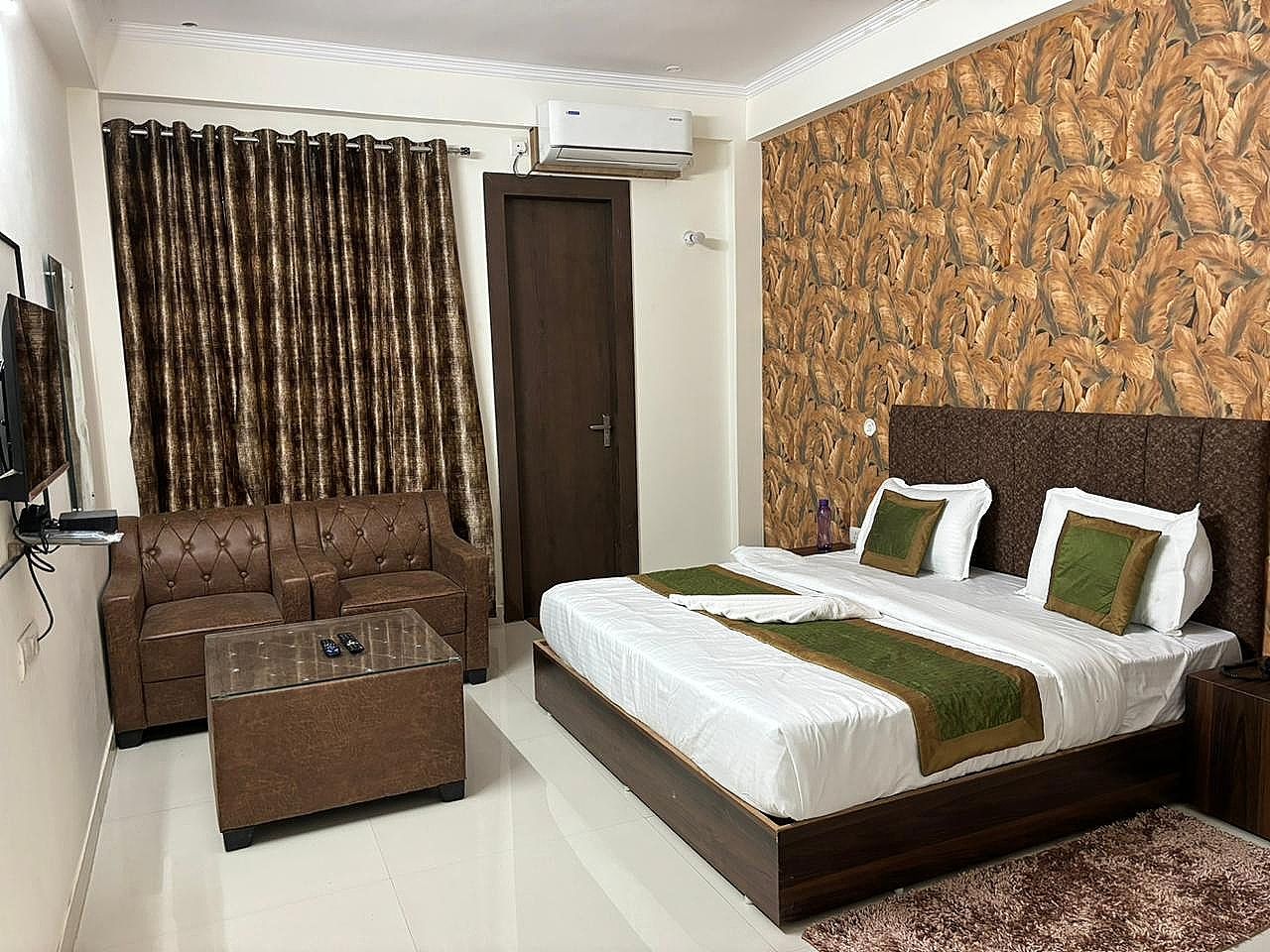 Deluxe Double Room with Balcony