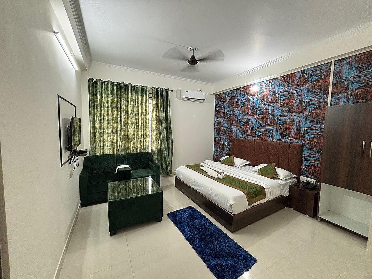 Deluxe Double Room with Balcony