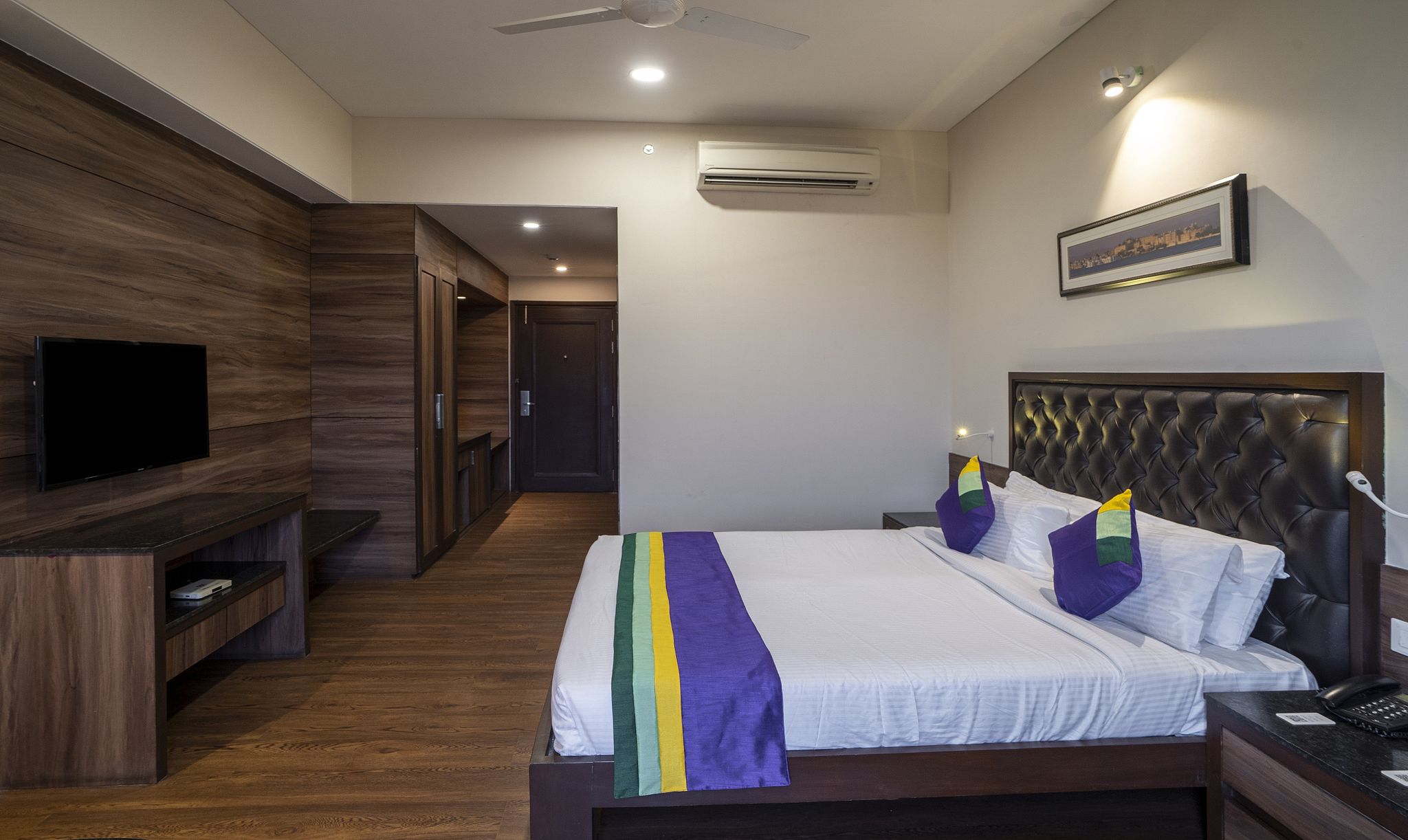 Treebo Premium Baramasi By Jai Club Prime Standard Double Room 4