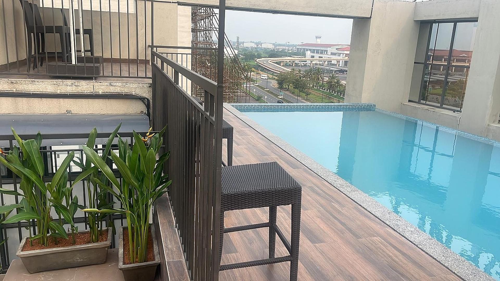 Swimming pool