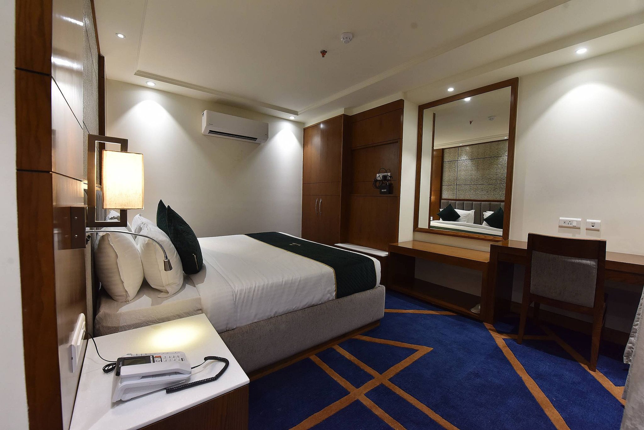 Suite Room