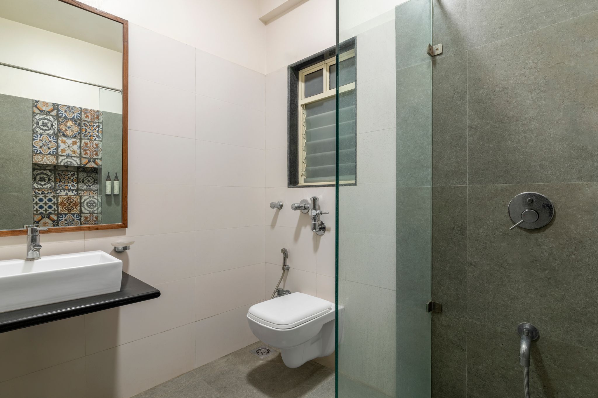 Sterling Stolen Heaven 1 Bedroom Apartment with Sit-Out 3