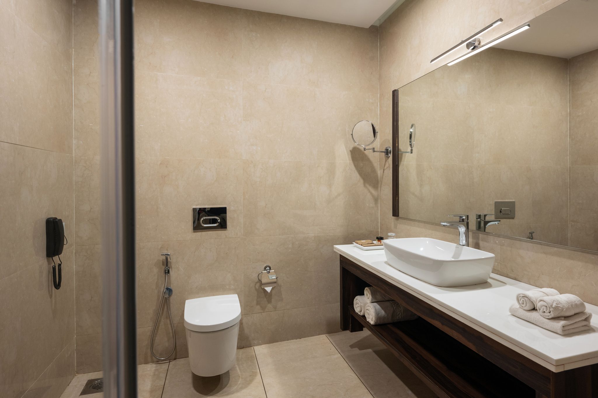 Blue Serene Resorts  Premium Room with Lake View 4