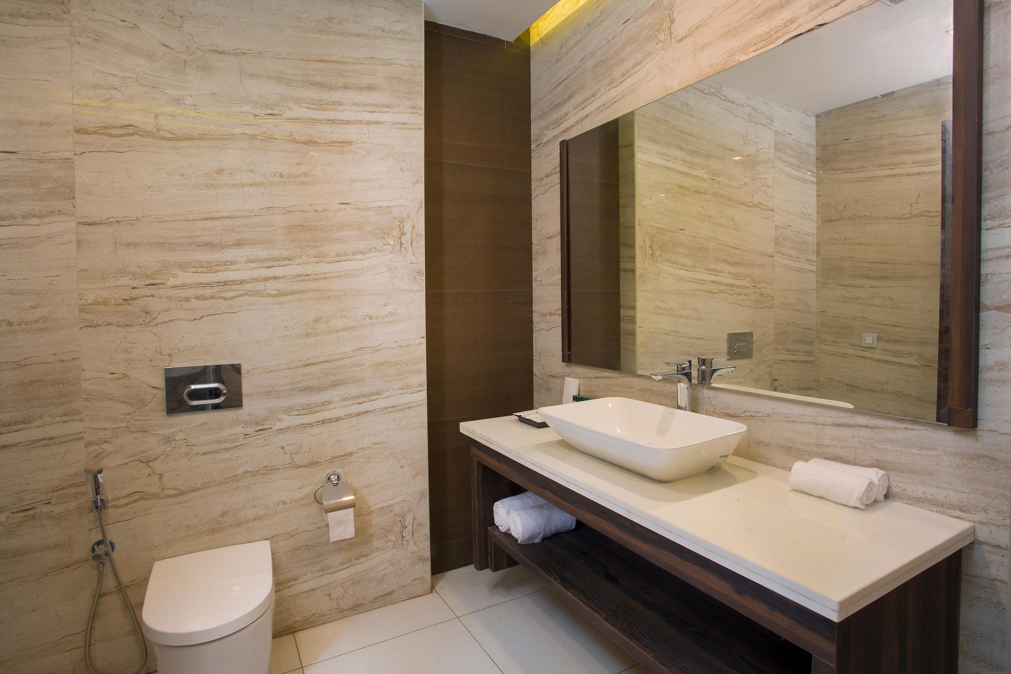 Blue Serene Resorts  Premium Room with Lake View 5