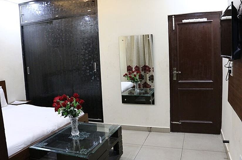 LUXURY ROOM