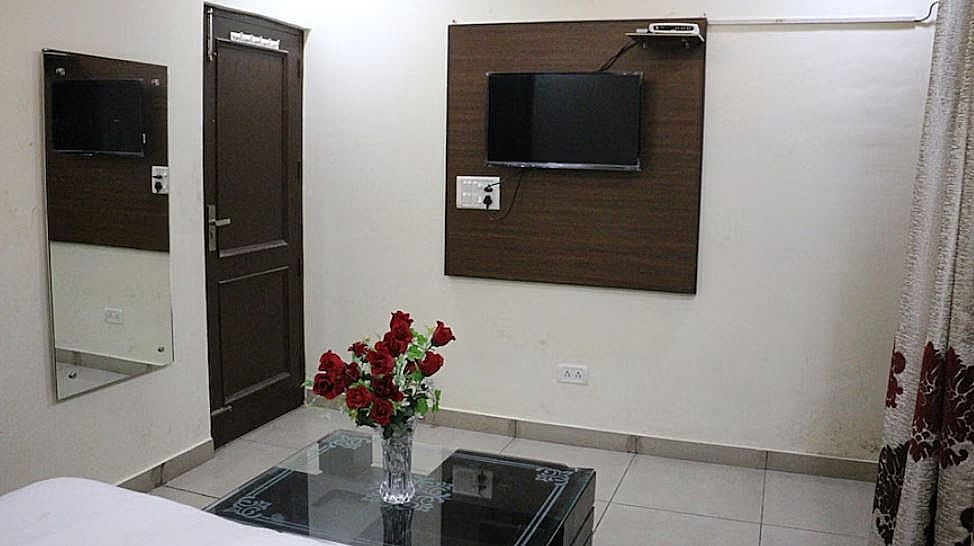 LUXURY ROOM