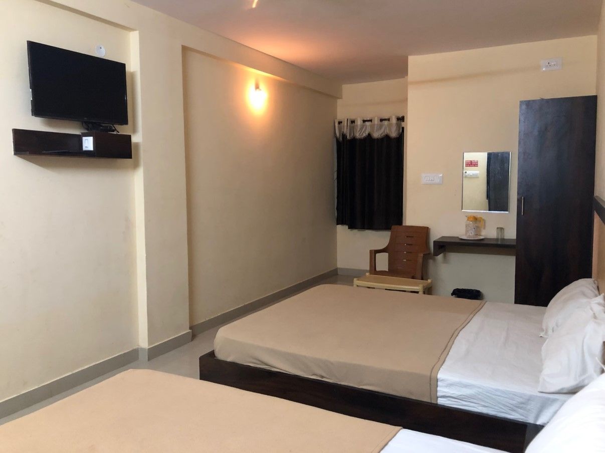 DELUXE DOUBLE ROOM