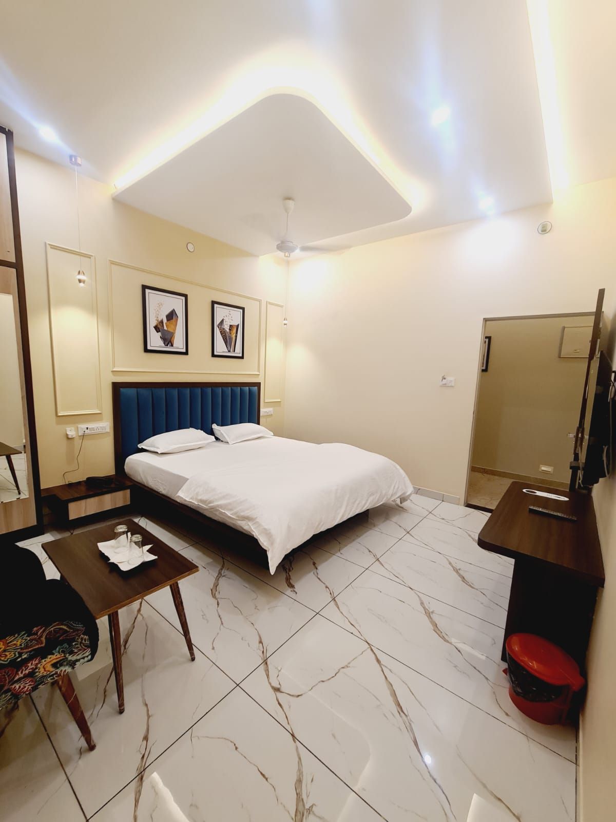 Hotel Kaanjee Super Deluxe  3