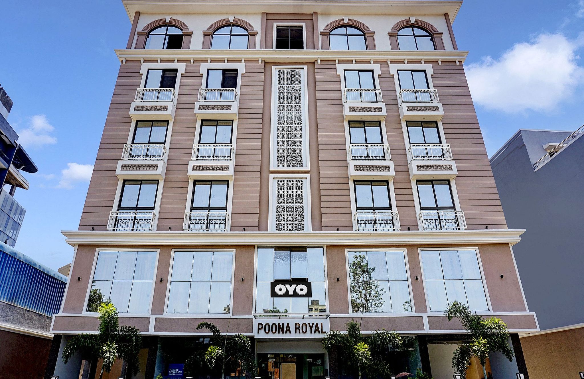 Super Townhouse Poona Royal