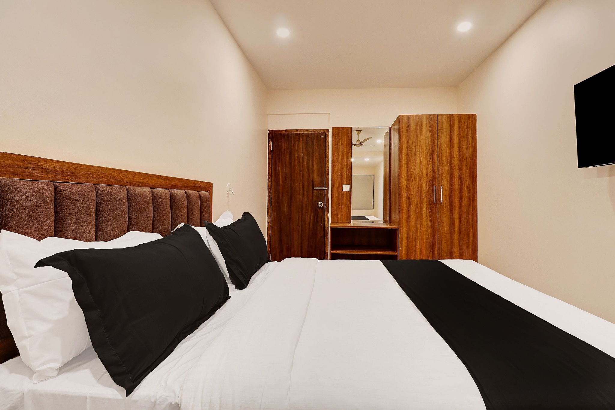 Super Townhouse Arekere Near Mithai Mahal Classic 5