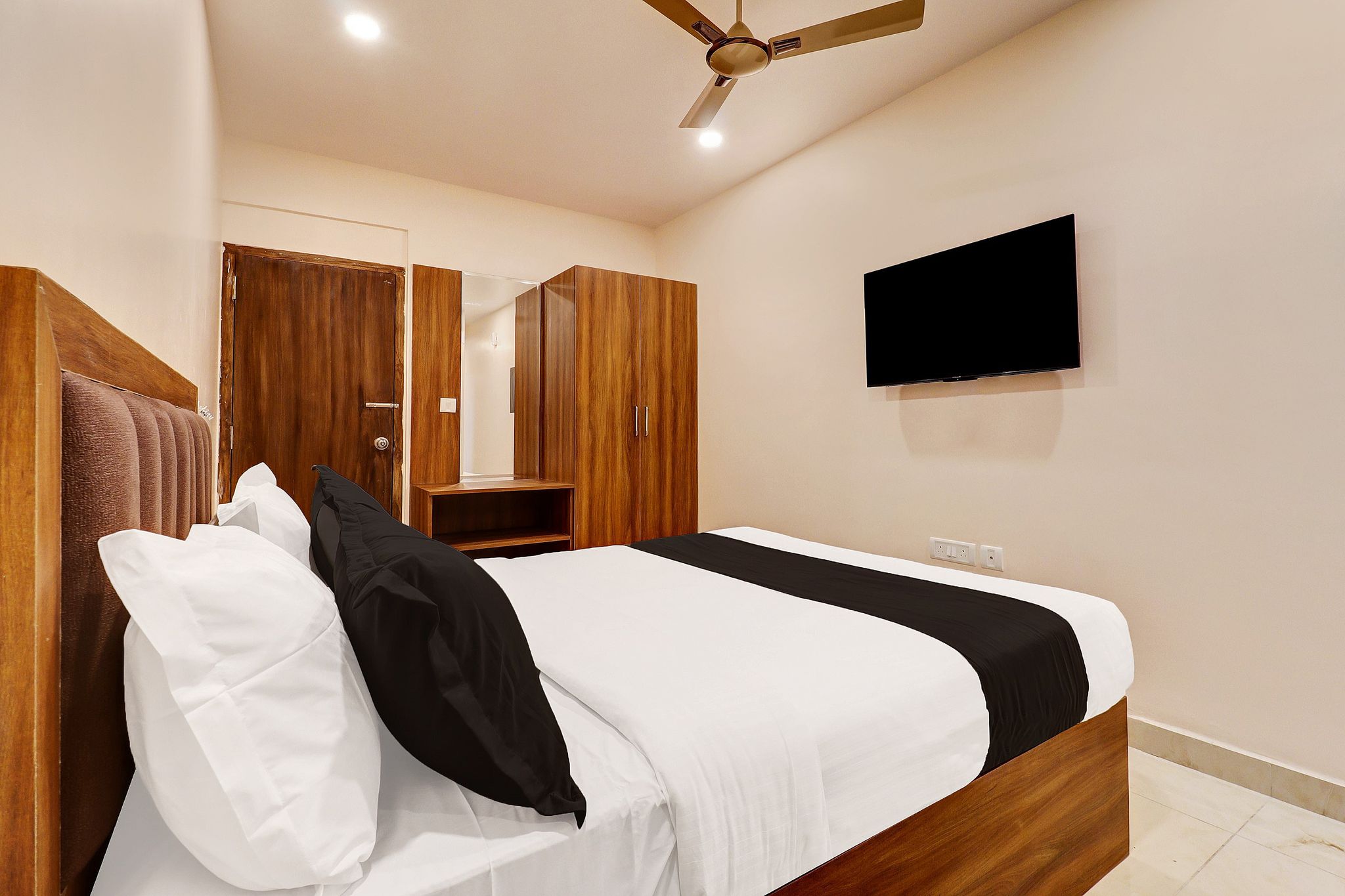 Super Townhouse Arekere Near Mithai Mahal Classic 8
