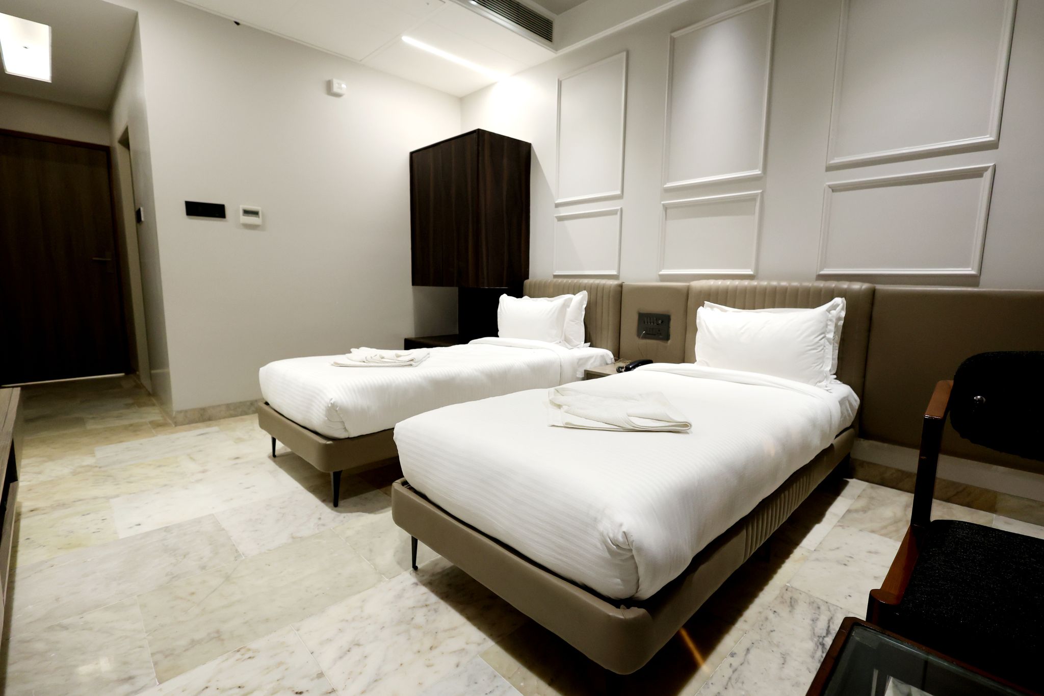 Deluxe AC Room With Twin Bed