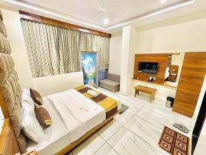 Deluxe Room with Garden View and Bathtub