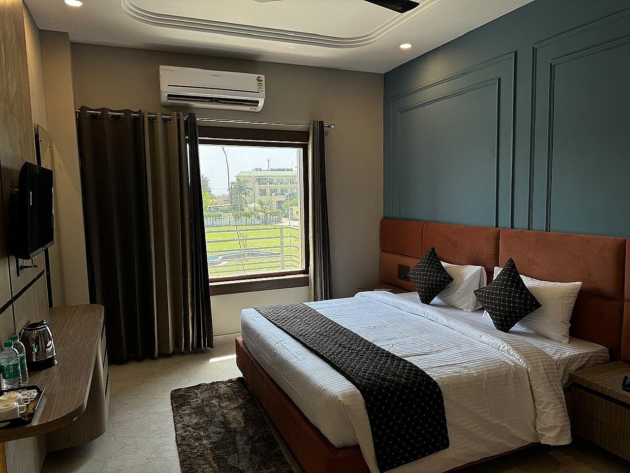Super Deluxe Room