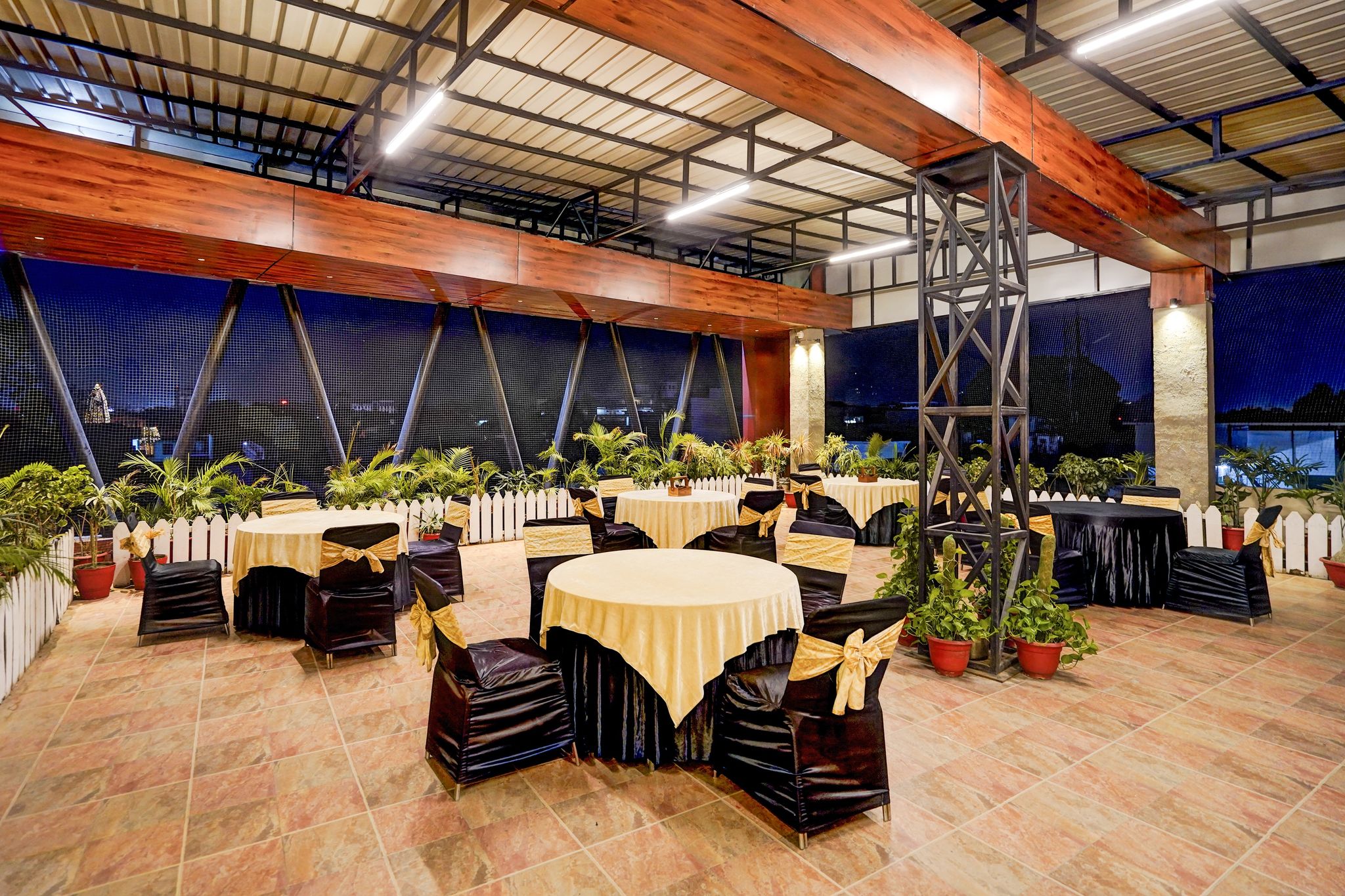 Food & Dining