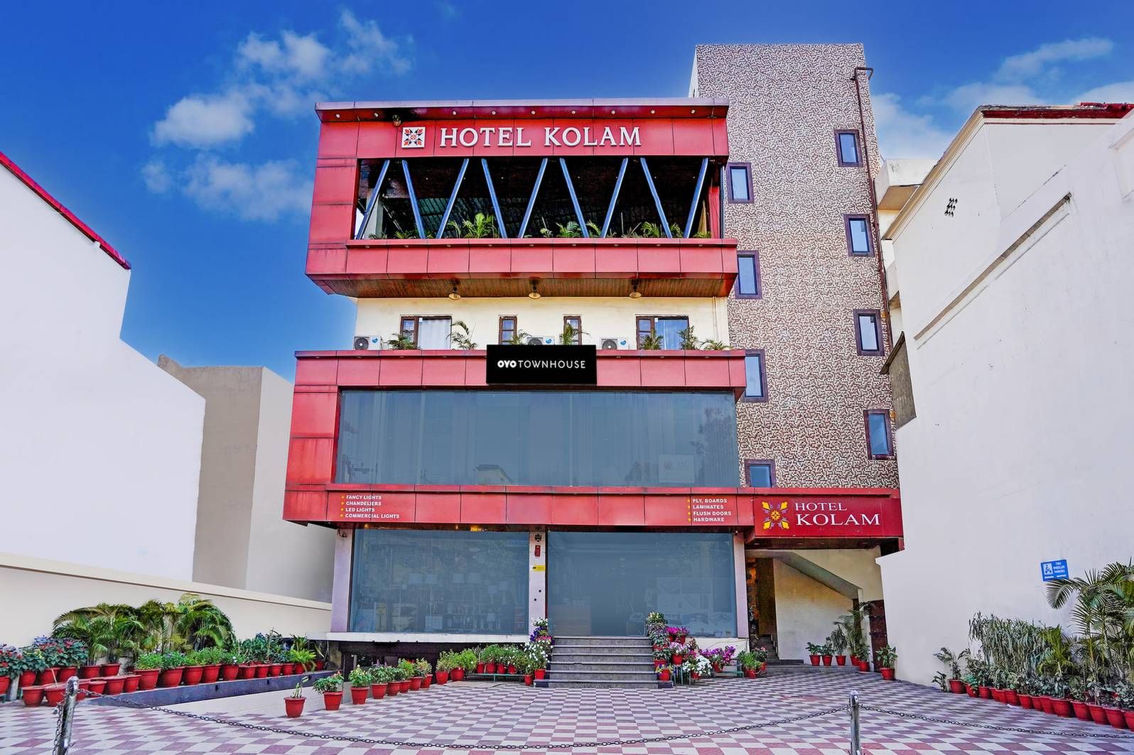 Super Townhouse Prince Chowk Near Railway Station