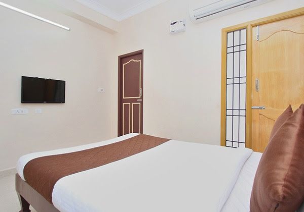 Deluxe Room AC