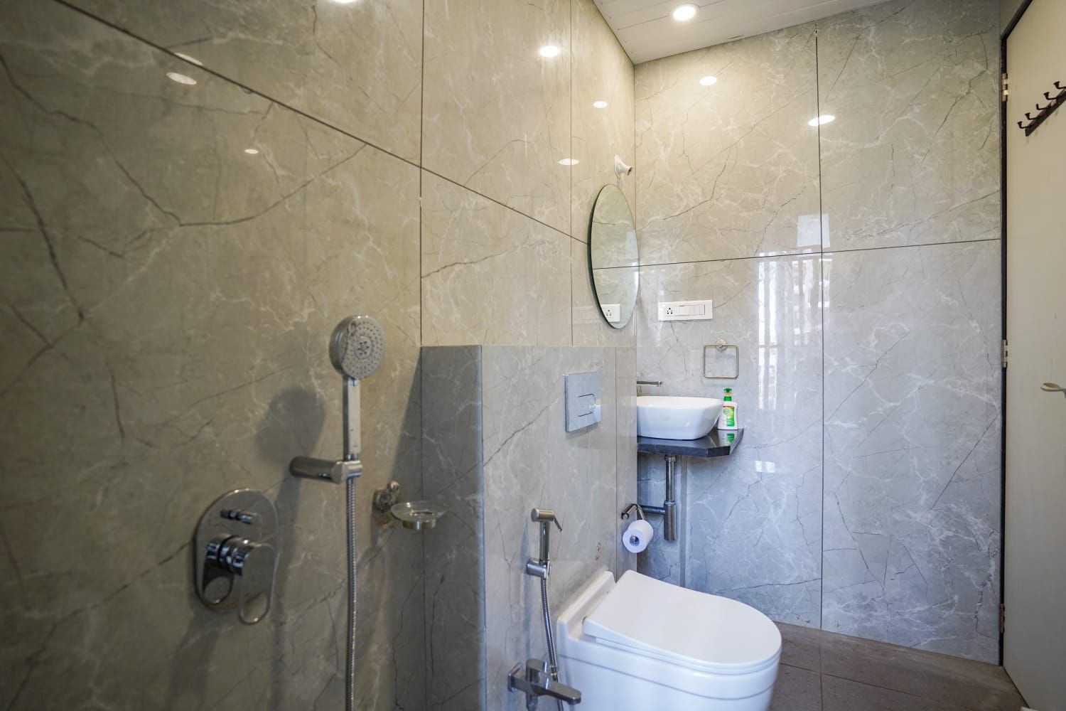 Sparks Fly Serviced apartments kharghar  Deluxe Bedroom 6