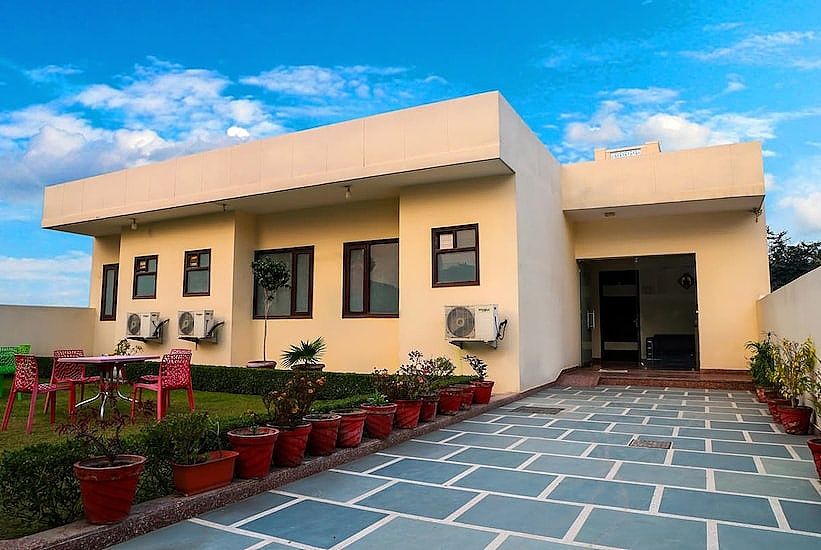 Lime Tree Studio Near Fortis Gurgaon 1989