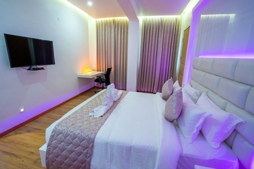 La Vivanta Suite
