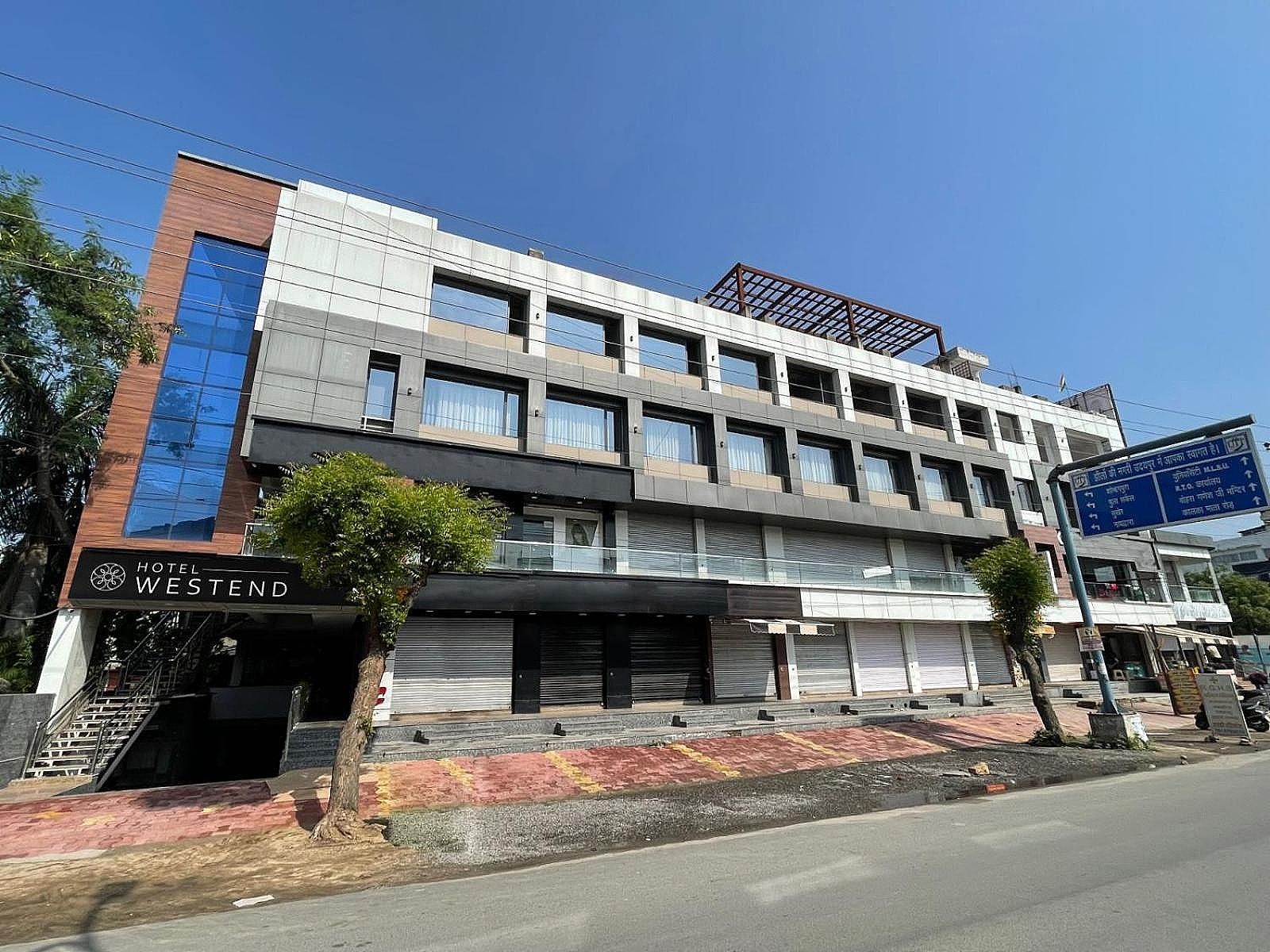 Cosmos Westend City Centre