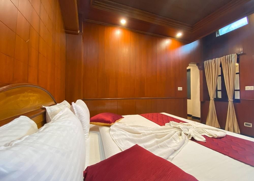 Lake View Calm Room