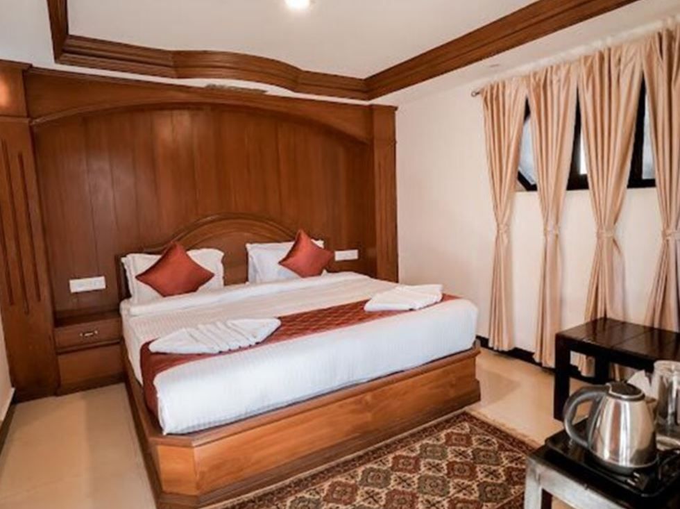 Honey Moon Room