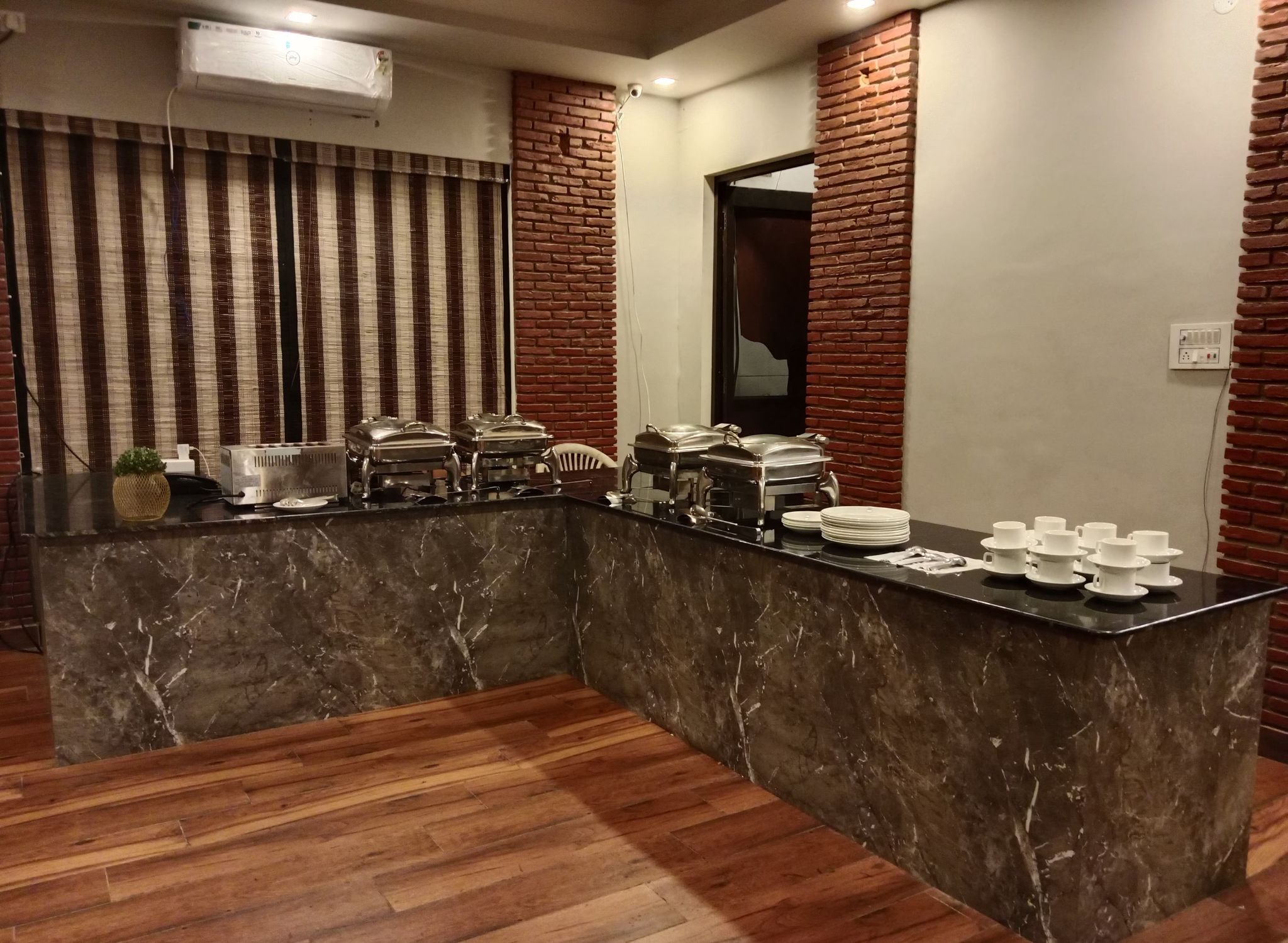 Food & Dining