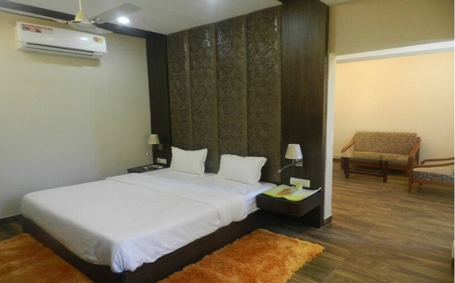 Waii International Hotel Suite Room 2