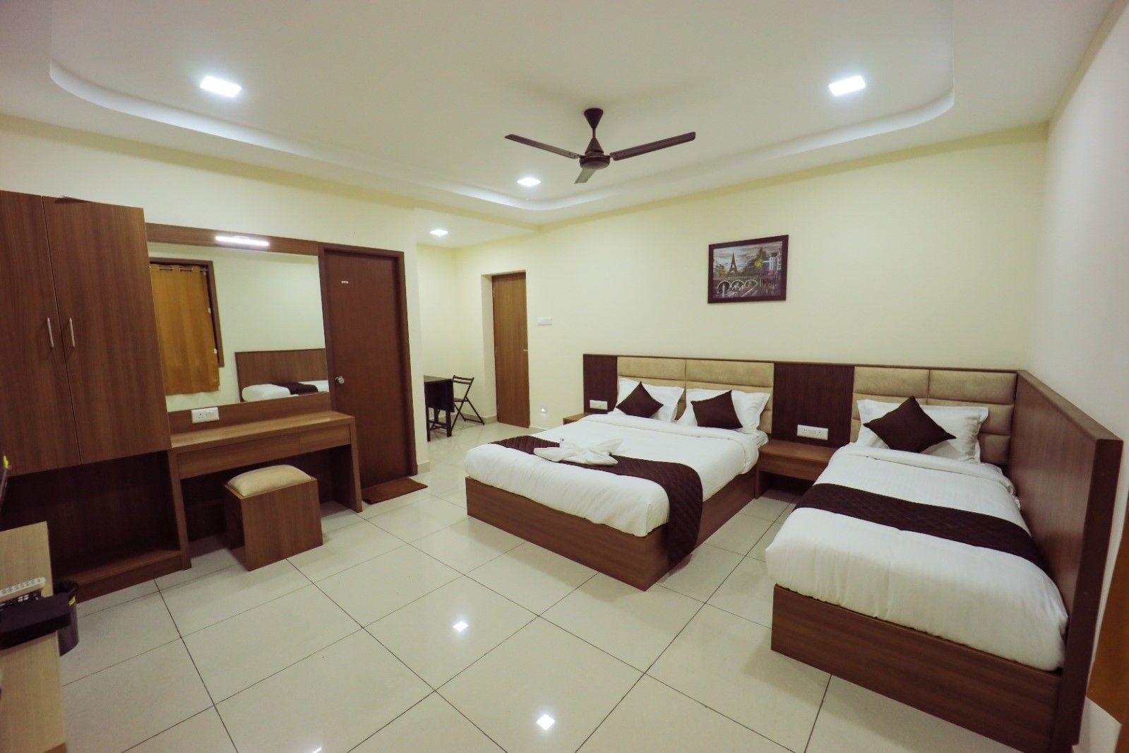 Family Room with Mountain View & City View