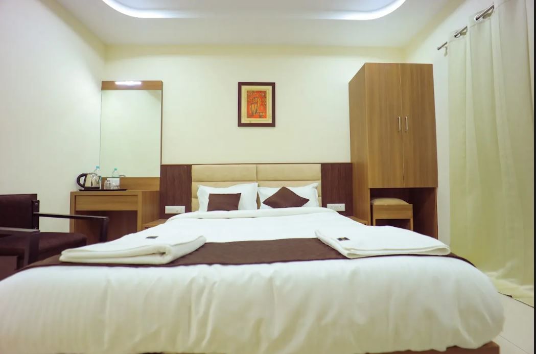 Jk Inn Deluxe Room With Balcony City View 2