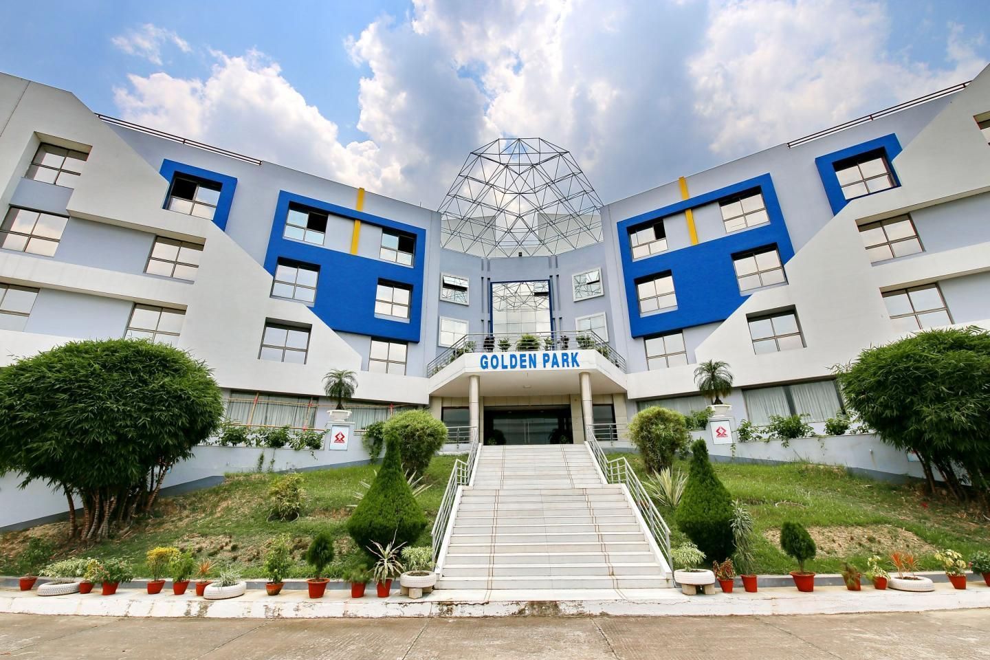 Golden Park Hotel and Resort