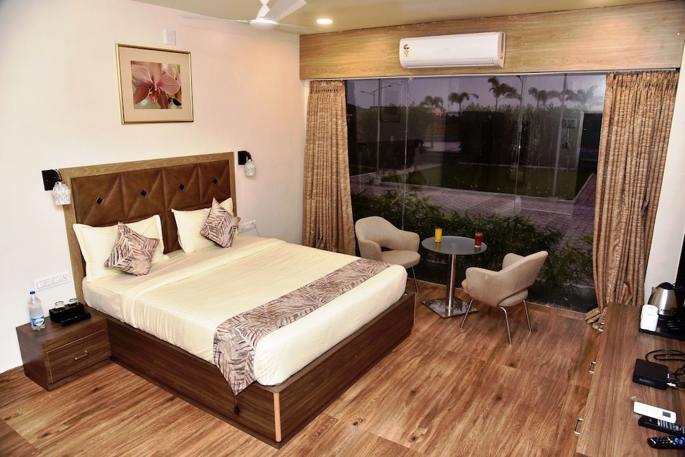 Carina Retreat Resort Deluxe Room-Ground Floor 2