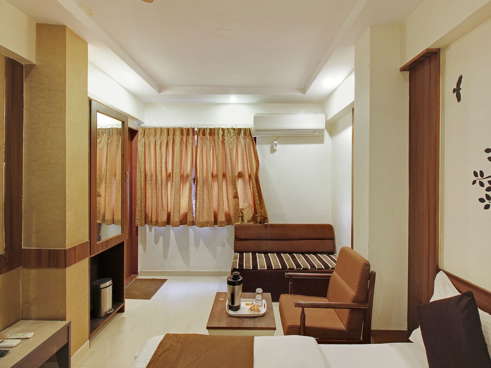 Hotel Mansarovar Deluxe AC 13