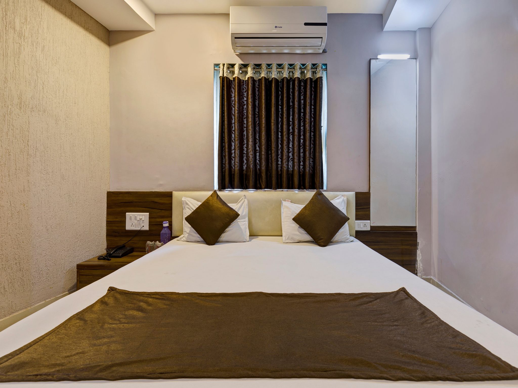 Hotel Saffron Deluxe AC Room